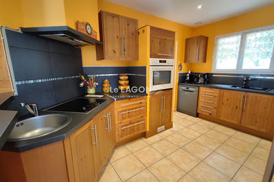 Maison - 140 m² - 5 pièces