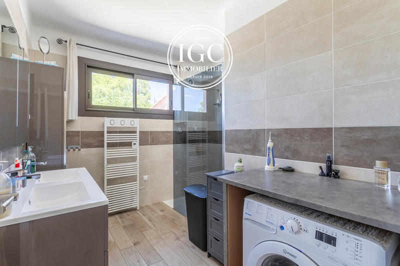 Local commercial - 103 m² - 4 pièces