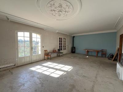 Mas - 261 m² - 6 pièces