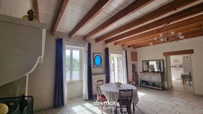 Maison - 258 m² - 11 pièces