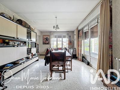 Maison - 99 m² - 5 pièces