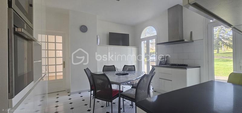 Villa - 205 m² - 7 pièces