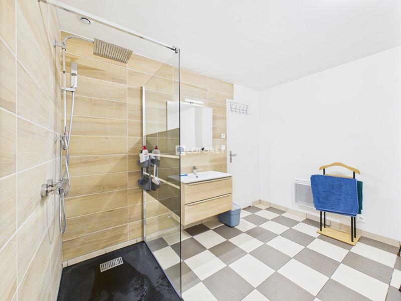 Maison - 190 m² - 8 pièces