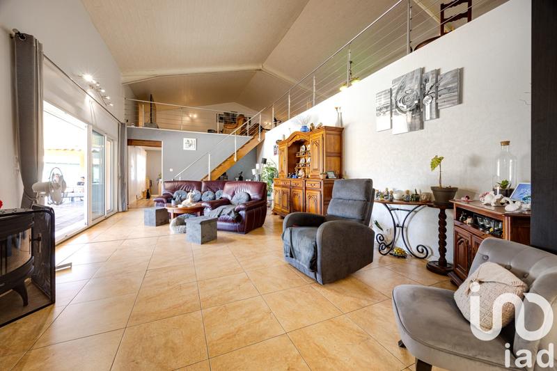 Maison - 260 m² - 5 pièces