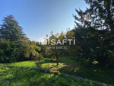 Maison - 279 m² - 12 pièces