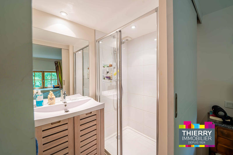 Appartement - 198 m² - 7 pièces