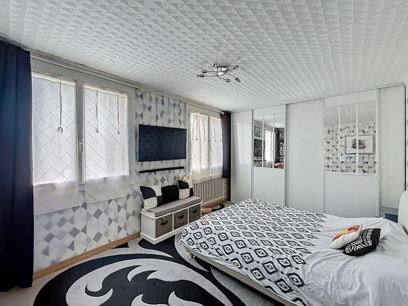 Maison traditionnelle - 115 m² - 5 pièces