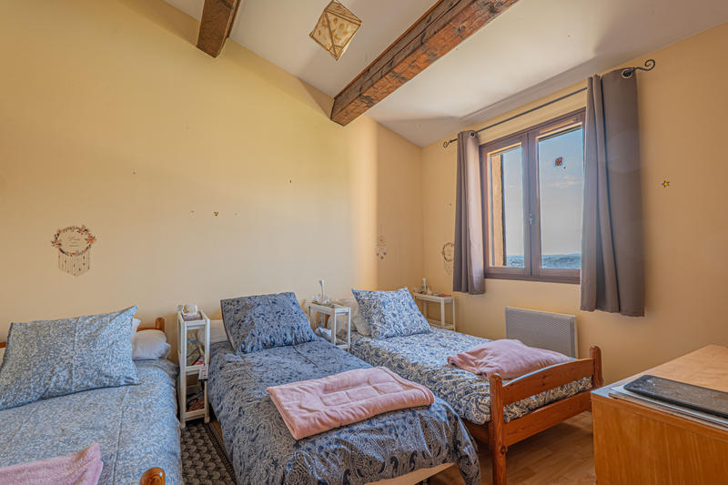 Maison - 180 m² - 8 pièces