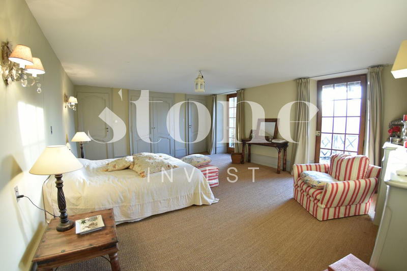 Maison - 409 m² - 12 pièces