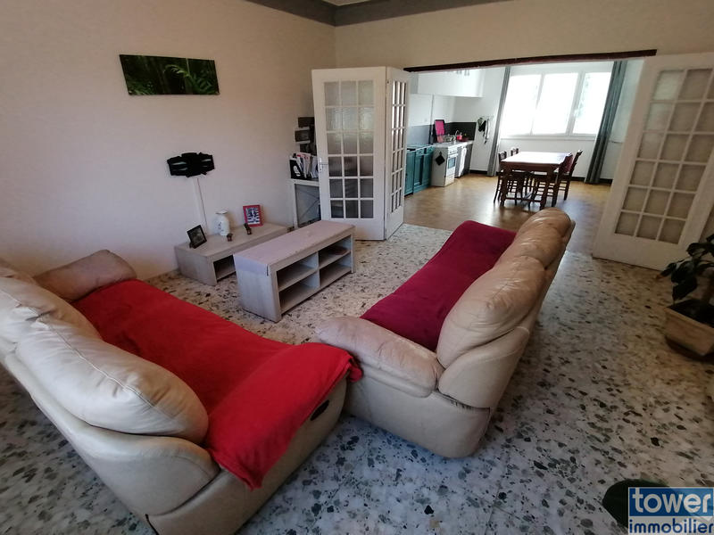 Maison - 285 m² - 9 pièces