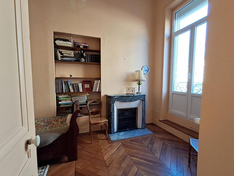 Appartement - 169 m² - 6 pièces