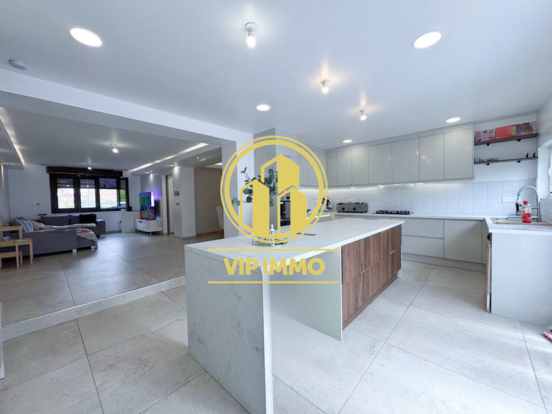 Maison - 122 m² - 5 pièces