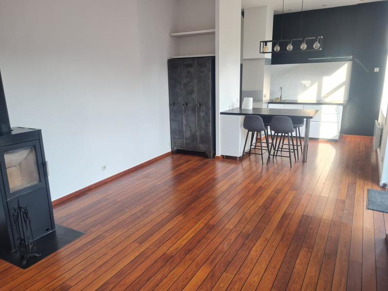 Loft - 76 m² - 2 pièces