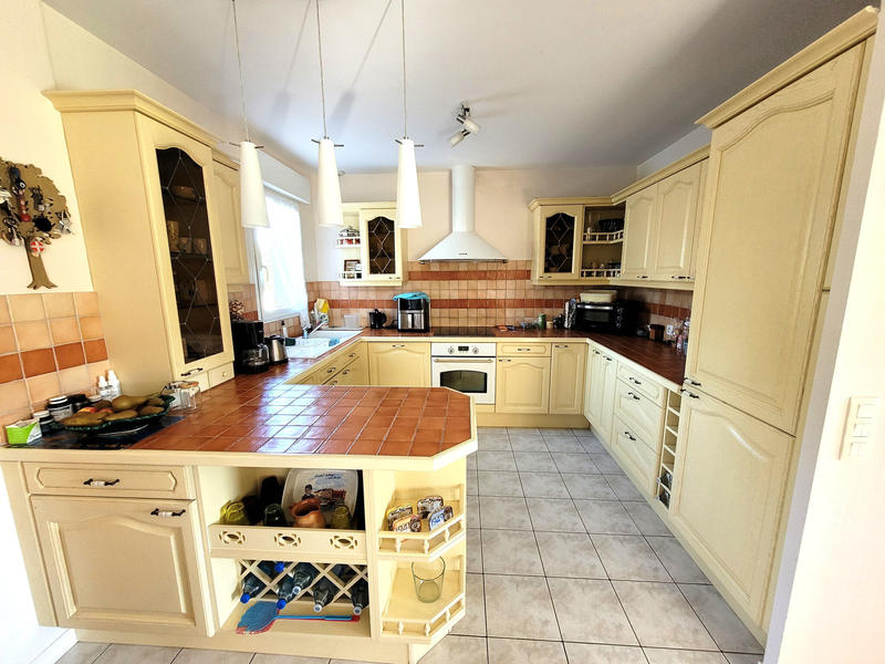 Maison - 215 m² - 9 pièces