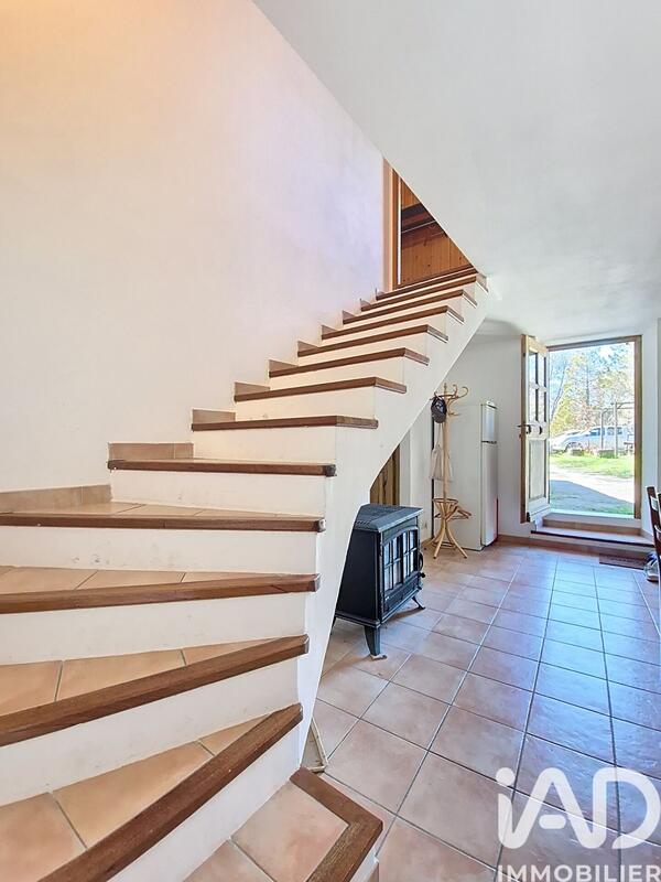 Maison - 279 m² - 8 pièces