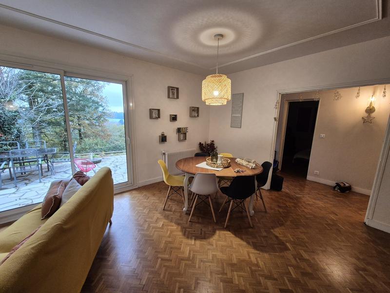 Maison - 166 m² - 8 pièces