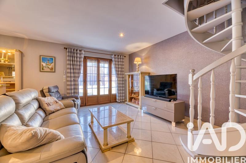 Maison - 237 m² - 13 pièces