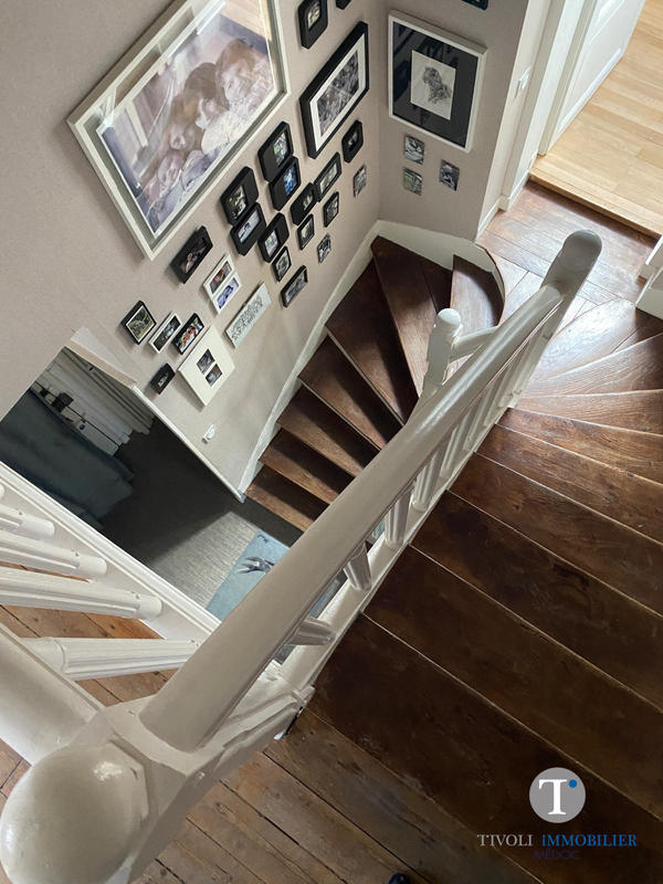 Maison - 198 m² - 8 pièces