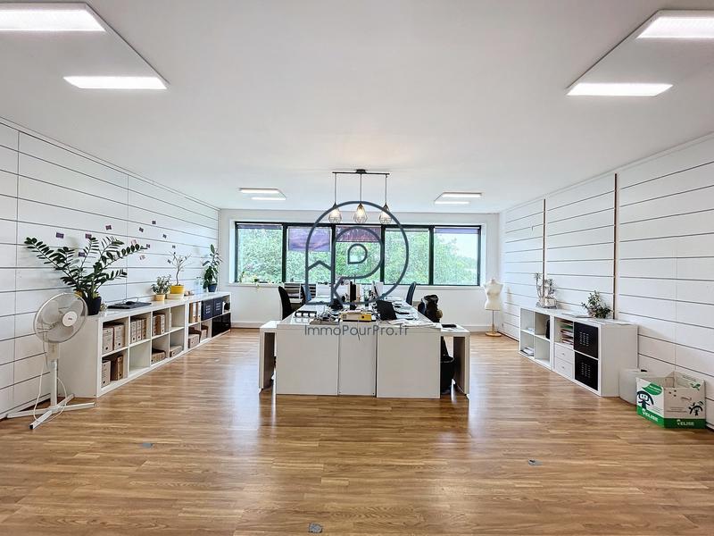 Bureau - 378 m²