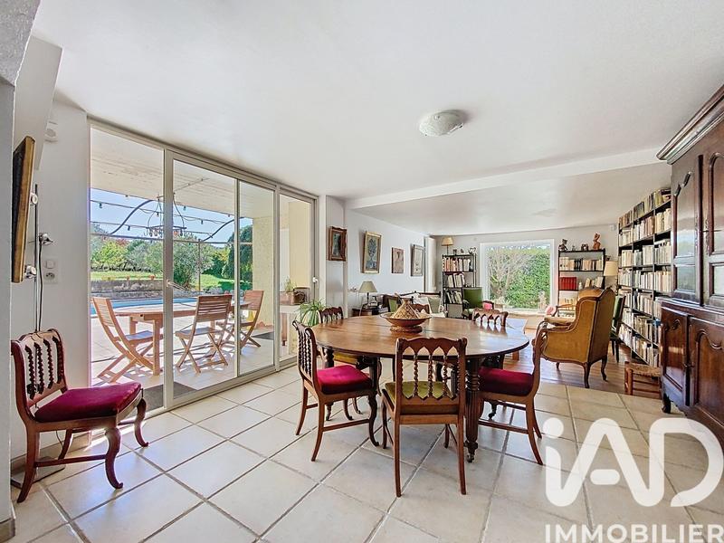 Maison - 210 m² - 7 pièces