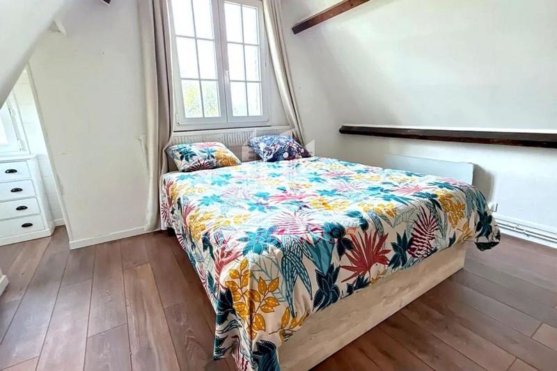 Propriété - 216 m² - 9 pièces