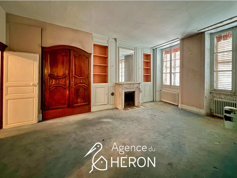 Maison - 470 m² - 19 pièces