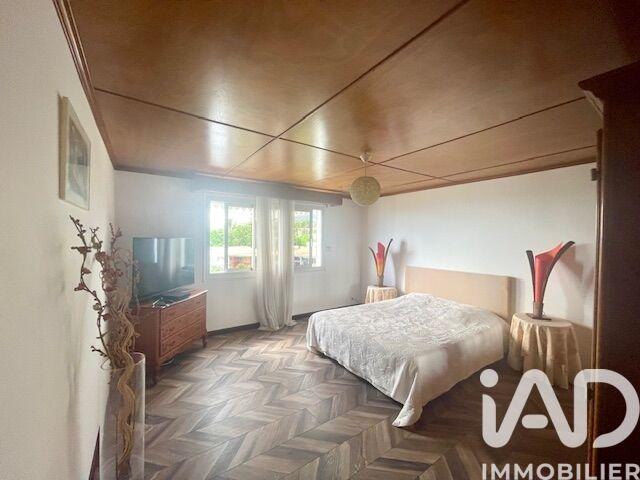 Maison - 200 m² - 9 pièces