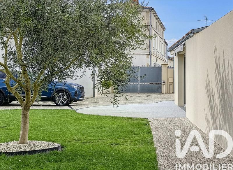 Maison - 212 m² - 8 pièces