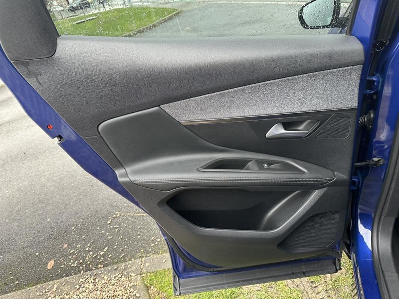 Peugeot 3008 Allure 1.5 BlueHDI 130 Eat8 Bleu Magnetic