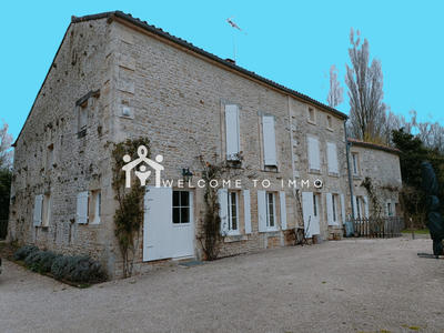 Propriété - 255 m² - 6 pièces