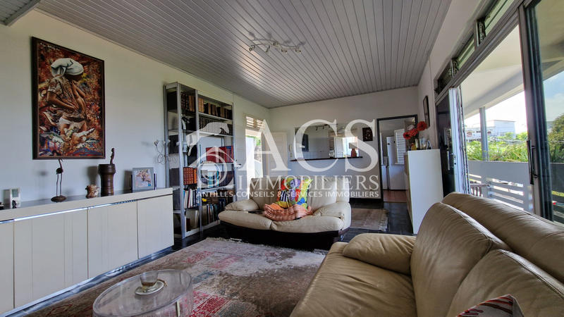 Maison - 217 m² - 4 pièces