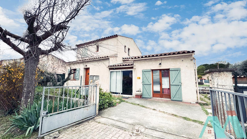 Maison - 121 m² - 6 pièces