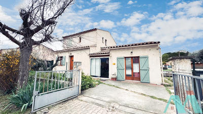 Maison - 121 m² - 6 pièces