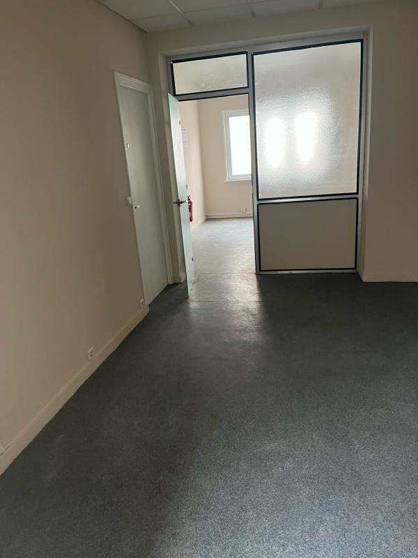 Bureau - 82 m²