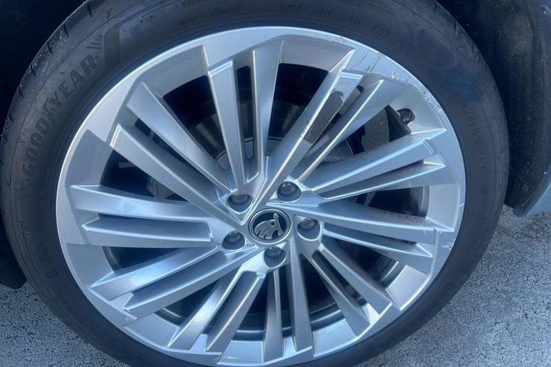 Skoda Superb Combi 2.0 Tdi 150 ch Scr Dsg7 Laurin &amp; Klement