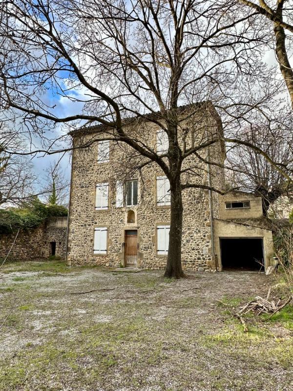 Maison en pierre - 203 m² - 11 pièces