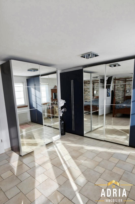 Maison - 195 m² - 9 pièces