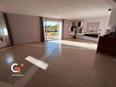 Maison - 176 m² - 8 pièces