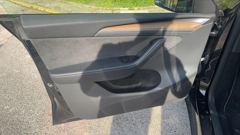 Tesla Model y 300 Rwd Standard - Garantie constructeur Automatique