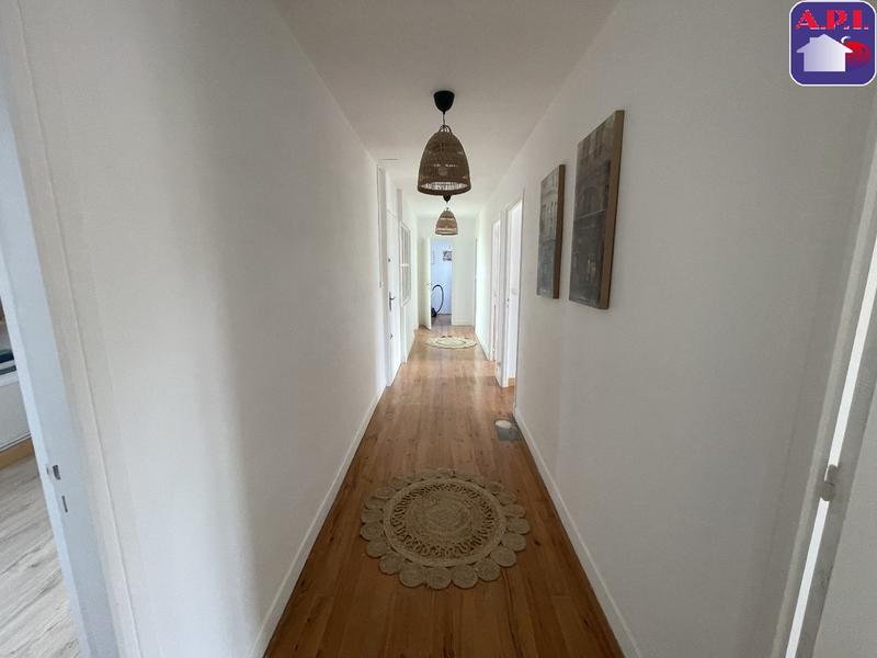 Maison - 186 m² - 8 pièces