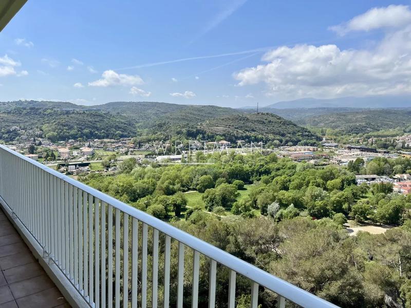 Appartement - 179 m² - 5 pièces