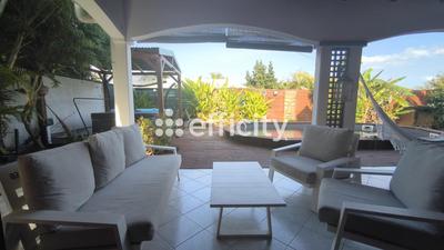 Maison - 104 m² - 5 pièces