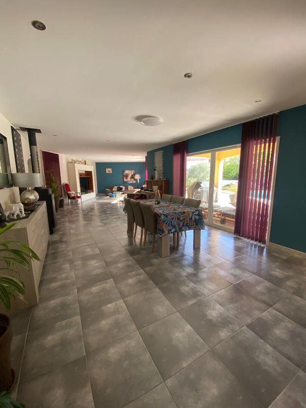 Maison - 254 m² - 4 pièces