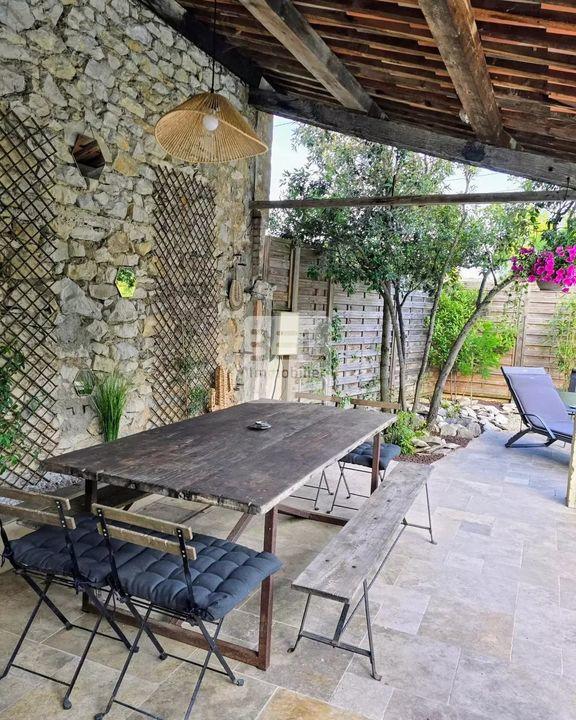 Mas - 245 m² - 9 pièces