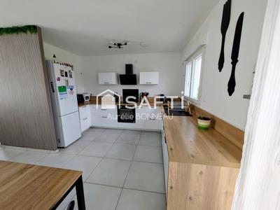 Maison - 93 m² - 4 pièces