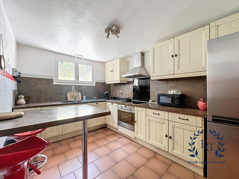 Maison - 140 m² - 5 pièces