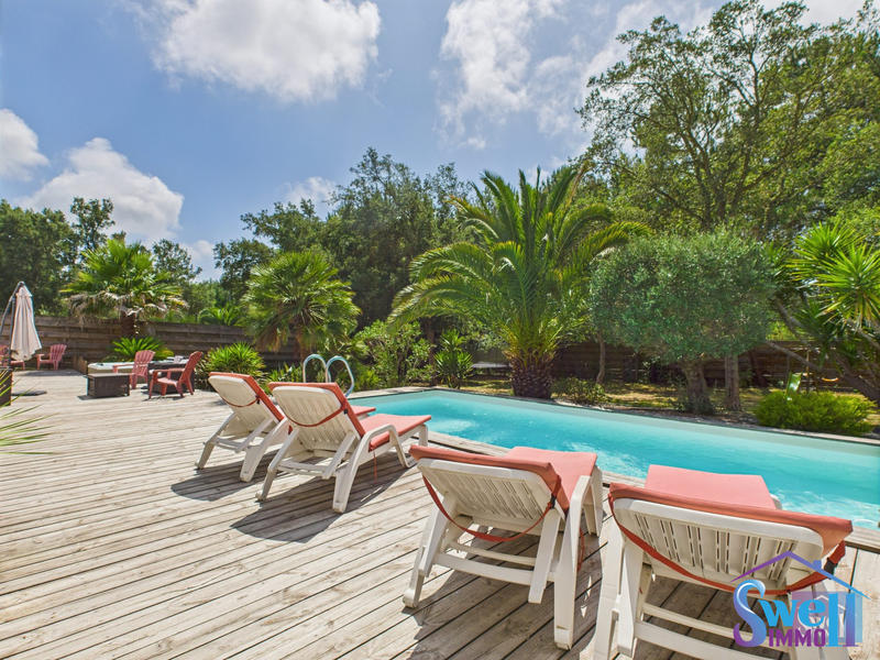 Maison - 225 m² - 8 pièces