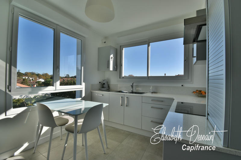 Maison - 196 m² - 7 pièces