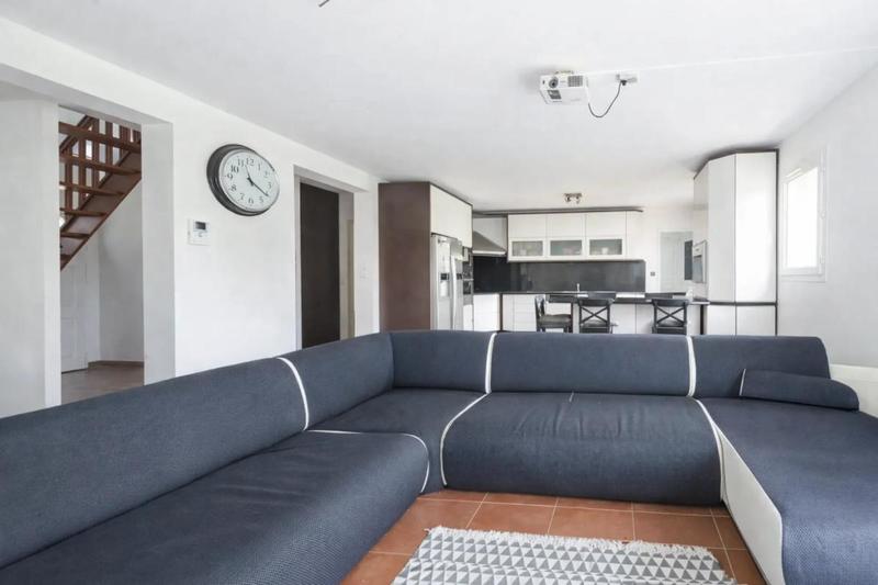 Maison - 200 m² - 8 pièces