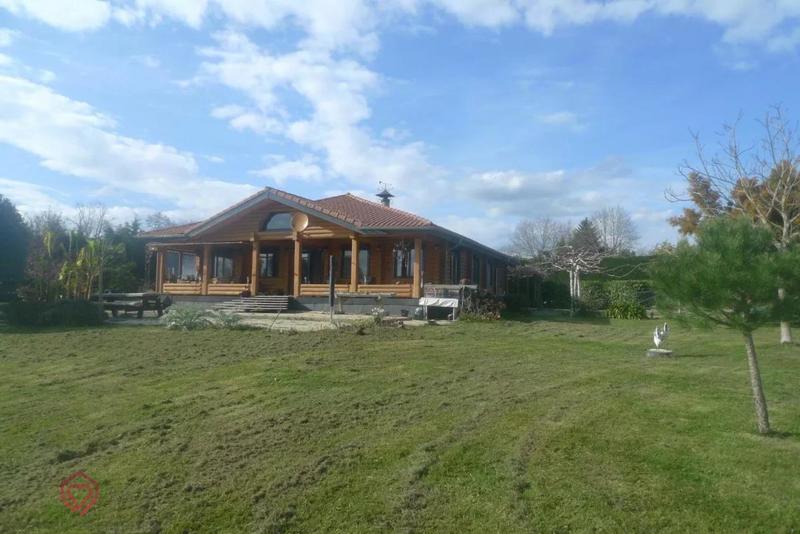 Maison de bois - 180 m² - 5 pièces